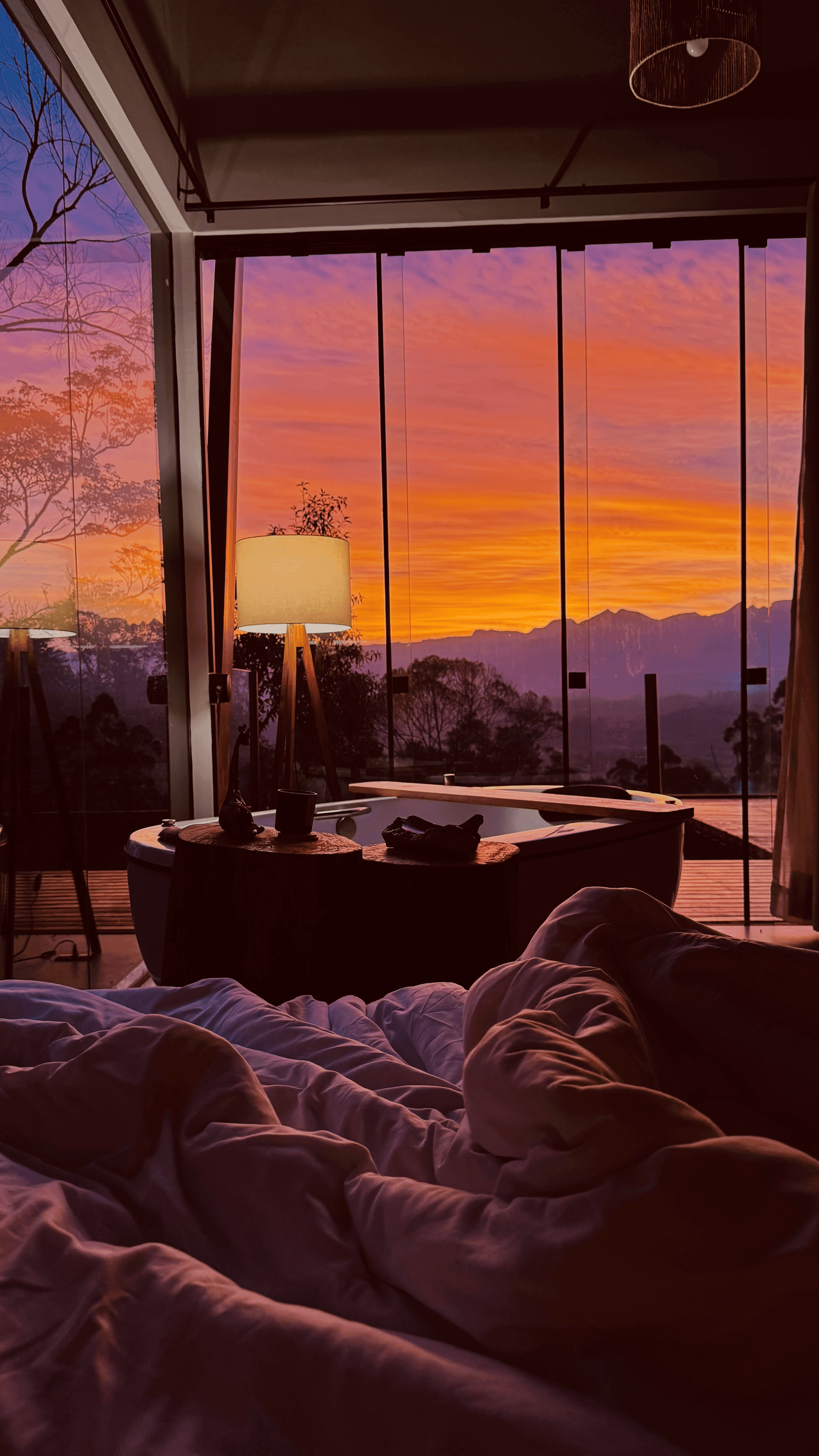 Imagem da vista panorâmica no quarto onde fica a hidromassagem na Cabana Rancho Alcântara